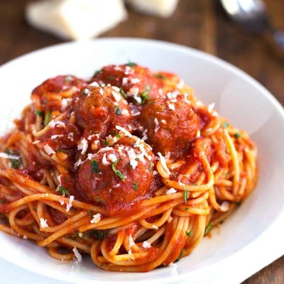 Skinny Spaghetti and Meatballs | pinchofyum.com