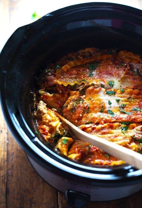 Super Easy Skinny Veggie Crockpot Lasagna - a handful of simple ingredients for a healthy family dinner. | https://weight-solution.today