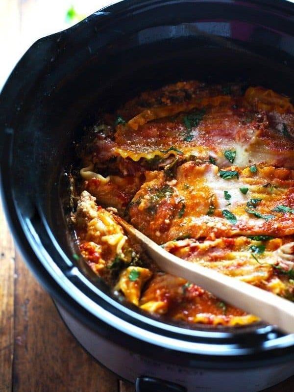 Super Easy Skinny Veggie Crockpot Lasagna - a handful of simple ingredients for a healthy family dinner. | https://weight-solution.today