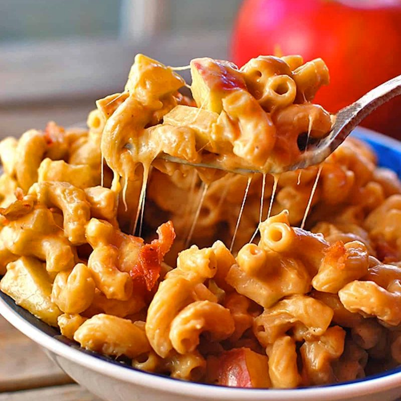 A picture of Butternut Squash Mac and Cheese with Caramelized Onions, Bacon, and Apple
